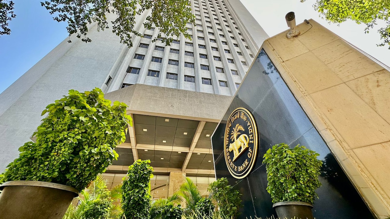 RBI Says Banks Raised $56.85 Billion Under Forex Inflow Scheme