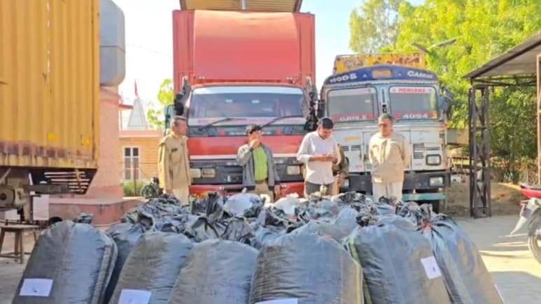 ट्रक में हाइड्रोलिक लिफ्ट लगाकर बनाया सीक्रेट केबिन, तस्करी का ऐसा देशी जुगाड़ देख पुलिस की भी आंखे फटी रह गई