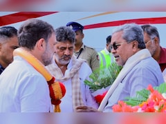 कर्नाटक पर कांग्रेस की फिर बैठक, मैसूर एयरपोर्ट पर राहुल से सिद्धारमैया और डीके की क्या हुई बात?