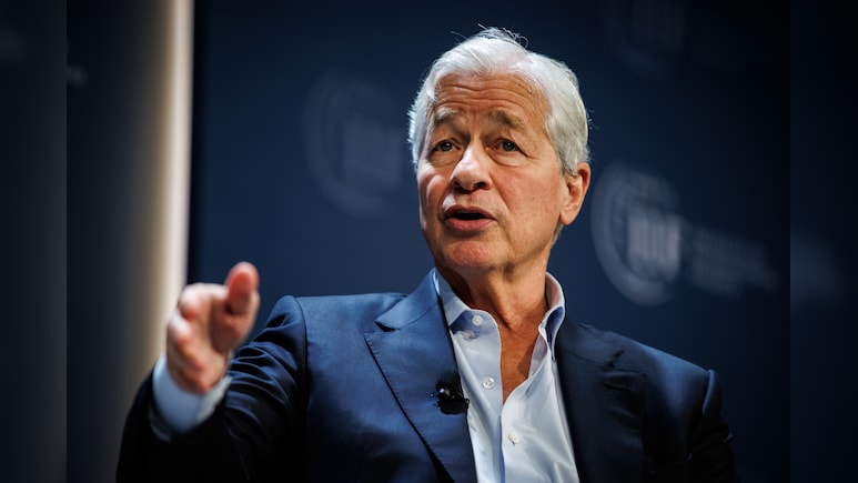 Trump Sues JPMorgan For $5 Billion Over Debanking Claims