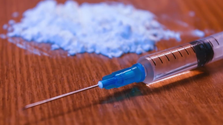 Satara News : गुजरातच्या बड्या अधिकाऱ्यांची साताऱ्यात मोठी कारवाई; 6000 कोटींचा एमडी साठा जप्त