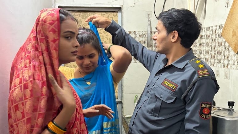 पहले लव और फिर अरेंज मैरिज, दोनों बीवियों संग रहता है खुश, मुंबई के सिक्योरिटी गार्ड की हैरान करने वाली कहानी