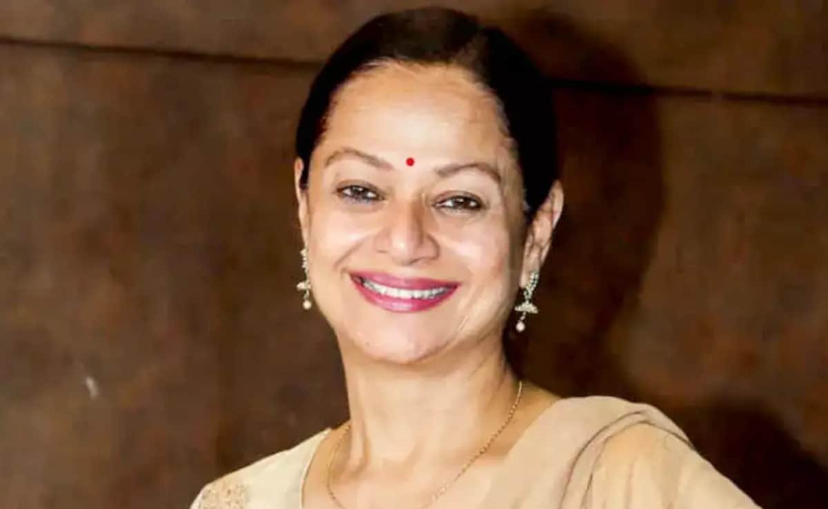 The Raja Saab Actress Zarina Wahab Explains Why She Is Choosing Telugu Cinema Over Hindi Films