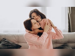 Friendship Skills For Children: शर्मीले बच्चे को मिलनसार बनाने के लिए अपनाएं ये 5 पेरेंटिंग टिप्‍स