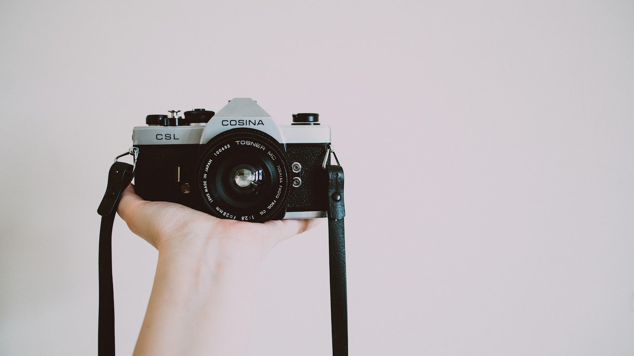 Top Mirrorless and Action Cameras On Amazon Great Republic Day Sale