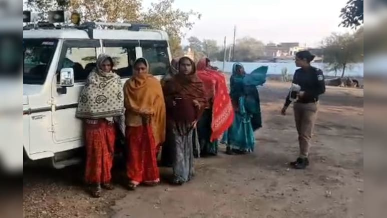 हाईटेक &lsquo;लुटेरी हसीनाएं&rsquo; गिरफ्तार: रील देखकर भीड़भाड़ वाली जगह को करते टारगेट, फिर चुरा लेते मंगलसूत्र &nbsp;