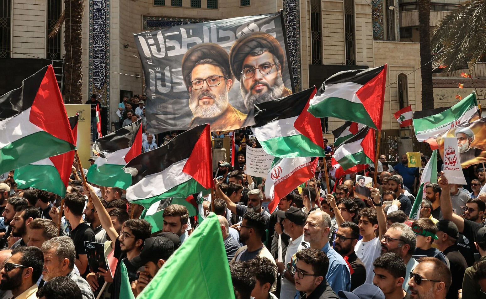 ईरान में क्या हो रहा है? सड़क से सत्ता तक क्यों बढ़ रहा है संकट, पूरी टाइमलाइन, भारत के लिए क्यों मायने रखता है