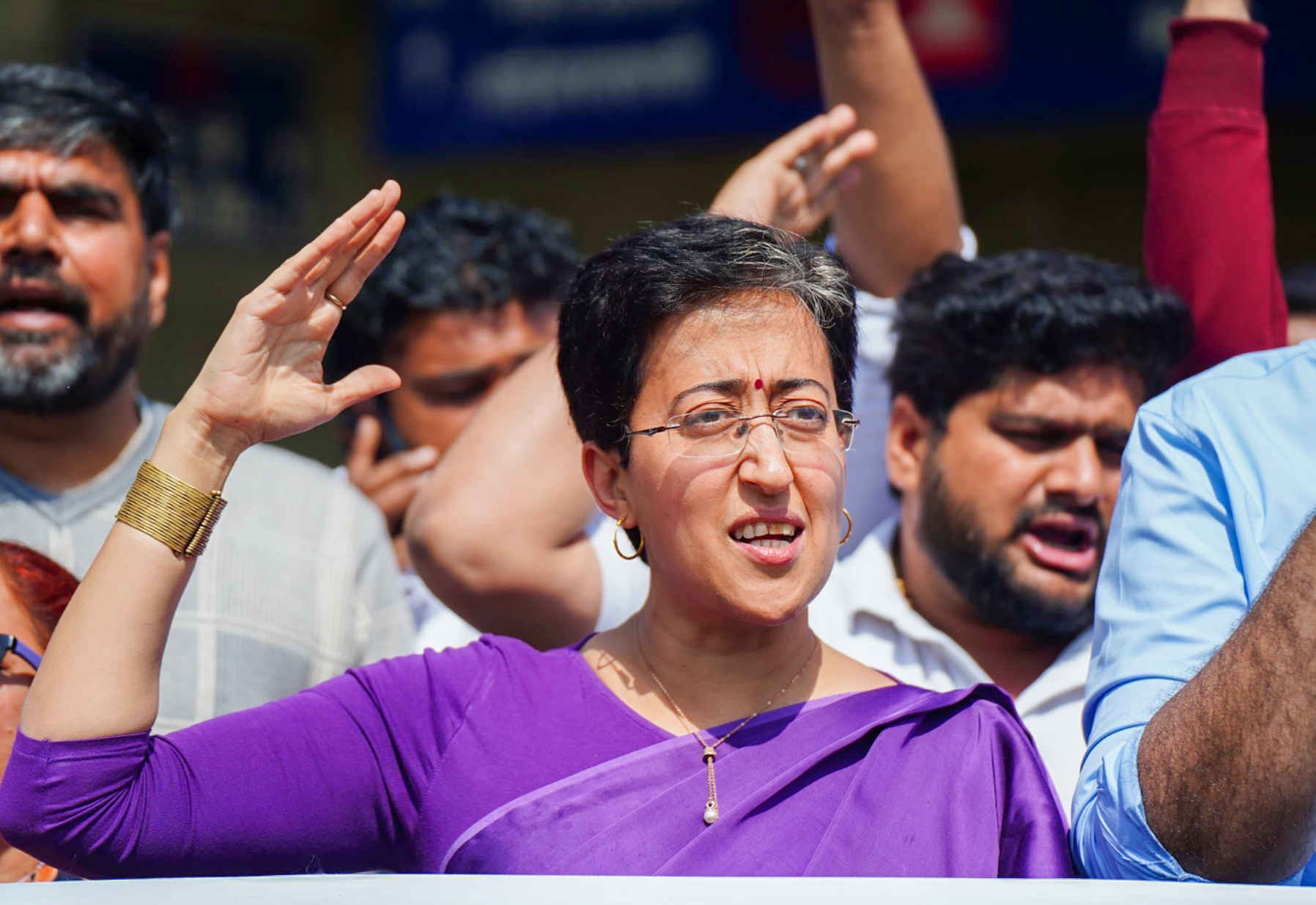 शराब घोटाला केजरीवाल के खिलाफ राजनीतिक साजिश थी, माफी मांगी जाए... आतिशी की PAC को चिट्ठी