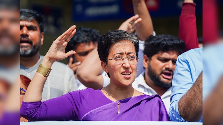 विधानसभा से MCD तक आम आदमी पार्टी का हल्ला बोल! गुरुओं का अपमान करने वाले कपिल मिश्रा के इस्तीफे की मांग