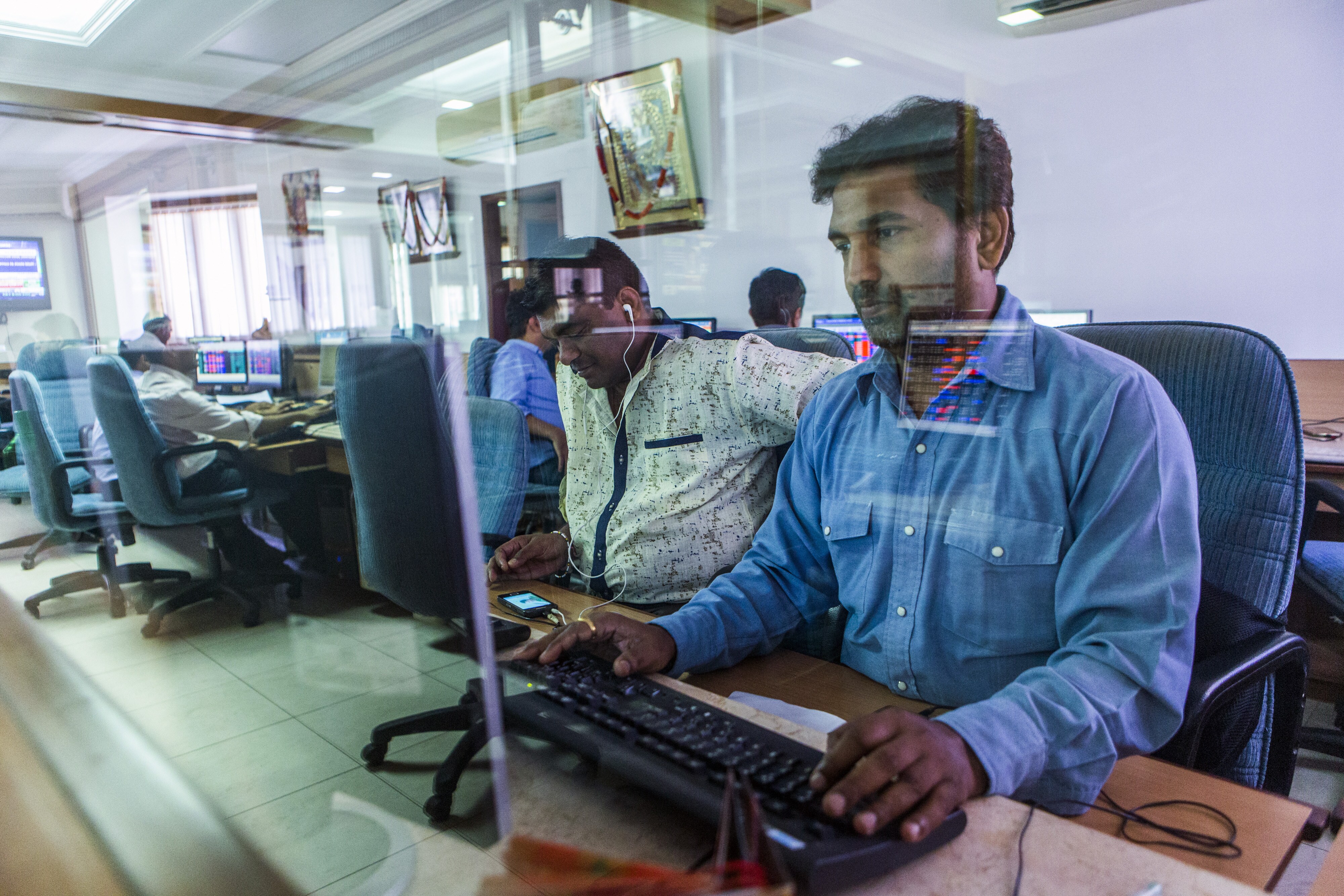 Sensex, Nifty End At Three-Week Low Ahead Of F&O Expiry