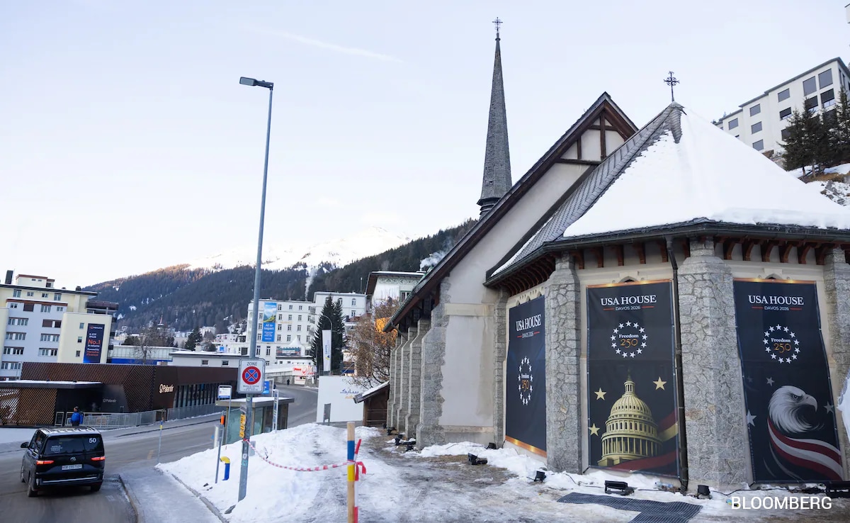 டாவோஸில் டொனால்ட் டிரம்பிடம் அணுகுமுகம் தேடிய பெருமுதலாளிகளை ஏமாற்றிய மோசடிக்காரர்கள்