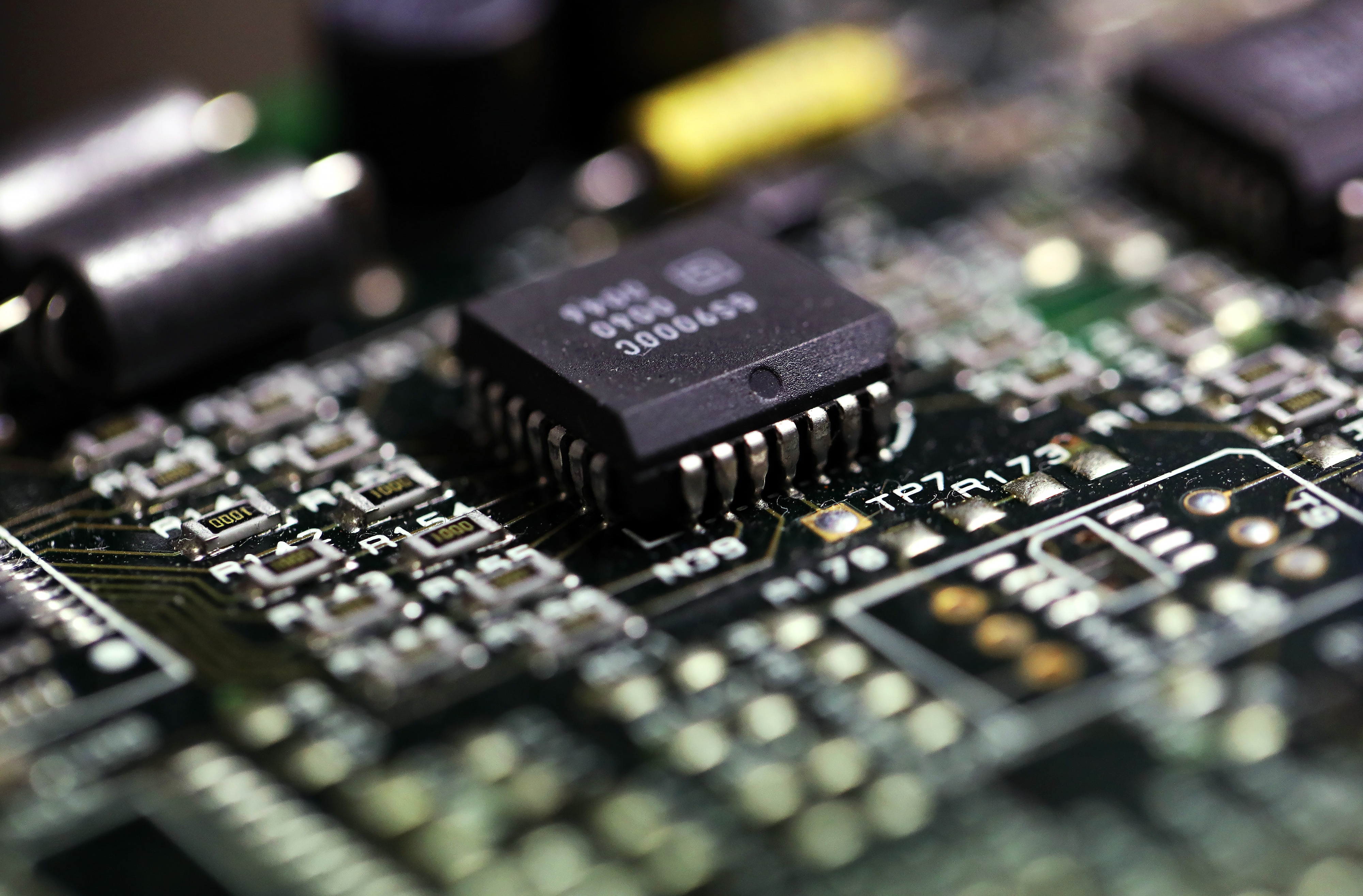 Dixon Technologies Sees Strong Growth For Mobile Segment In Second Quarter