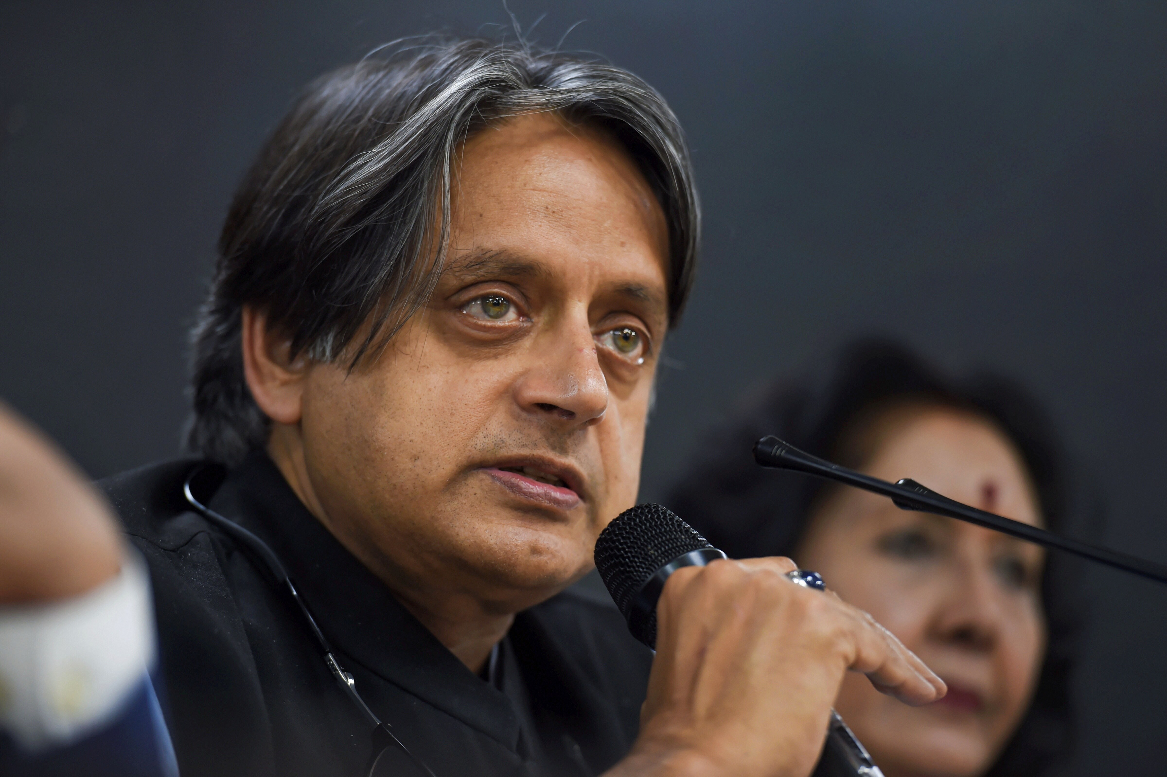 Government Giving &lsquo;Partition Of India&rsquo;s Soul&rsquo;: Shashi Tharoor