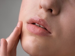 8 Natural Home Remedies For Chapped Lips In Winters