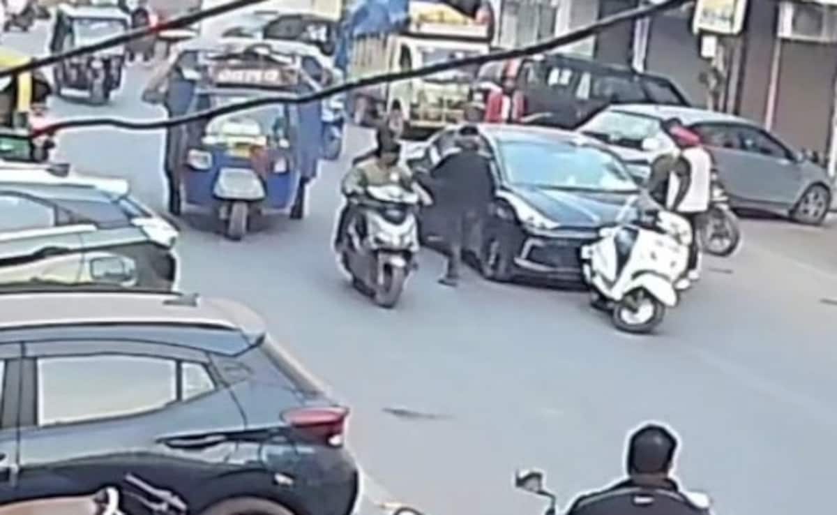 On Camera, Masked Men Kidnap Woman From Busy Gwalior Neighbourhood