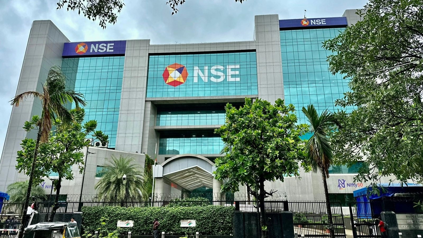 Sensex, Nifty Trade Near Day's Low As IT, Banking Stocks Drag: Midday Market Update