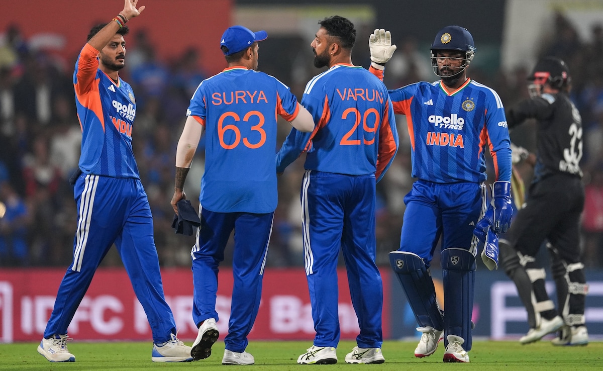 India vs New Zealand LIVE Score Updates, 1st T20I:  India Strike Again, New Zealand 5 Down In Big Chase