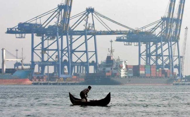 March Exports Fall 0.7%, Trade Gap Widens