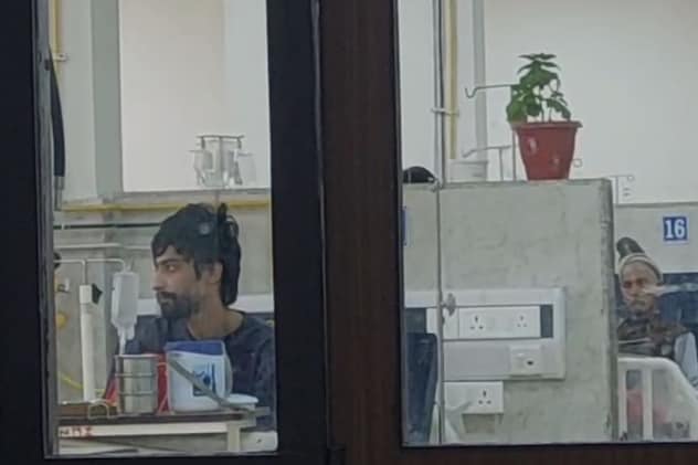 युवक गुलाम अहमद 