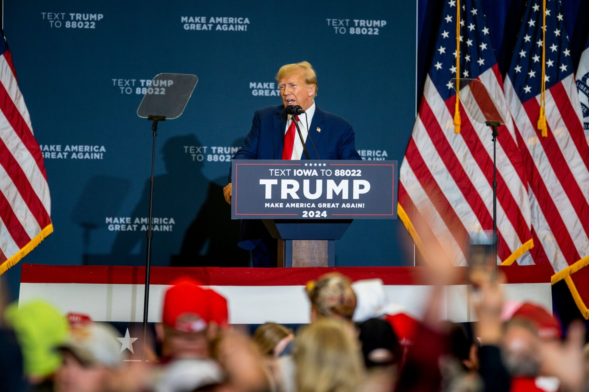 Trump Eyes Keeping 21% Corporate Tax, Extending Individual Cuts