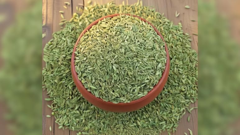 कम उम्र में सफेद बाल बन रहे हैं परेशानी? किचन का ये मसाला देगा बालों को नेचुरल Hair color