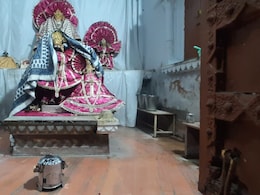 Jaipur: पारा गिरा तो ठाकुरजी के सामने लगाया हीटर, ओढ़ाया कंबल; डाइट और शेड्यूल में भी हुआ बदलाव