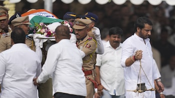 Ajit Pawar Cremated With Full State Honours, Parth and Jay Light Their Father's Funeral Pyre | Watch
