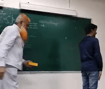 'मीणा तुम जंगली, मुस्लिमों के संस्थान में रहकर...', जामिया के प्रोफेसर पर धर्म परिवर्तन करवाने की कोशिश का आरोप