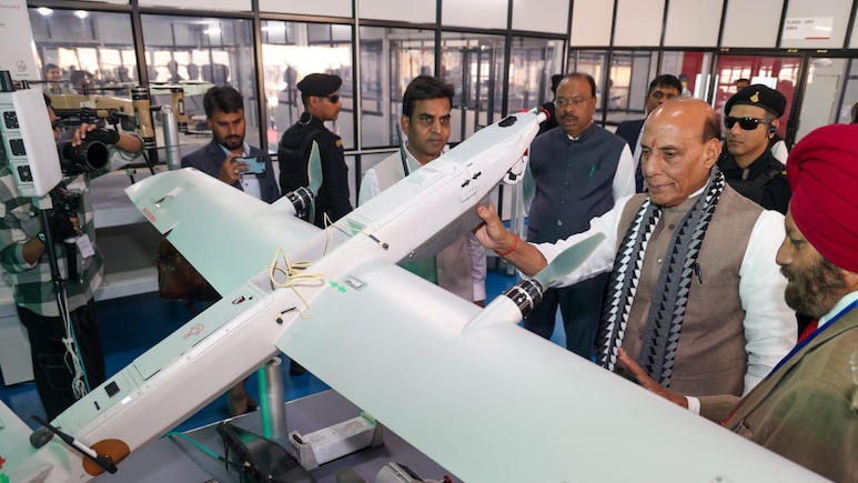 पाकिस्तान को गहरे जख्म देने वाला 'नागास्त्र' हुआ और घातक, राजनाथ सिंह ने बताया डिफेंस रोडमैप