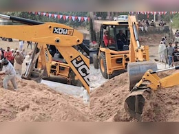 राजस्थान का अजब-गजब प्रसाद : जब JCB मशीनों ने तैयार किया&nbsp;651 क्विंटल चूरमा, वीडियो देख रह जाएंगे दंग