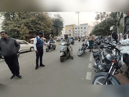 पतंग उत्सव से पहले बड़ी तैयारी... उज्जैन पुलिस ने दुपहिया वाहनों पर लगाया एंटी डोर प्रोटेक्टर, ऐसे करेगा बचाव &nbsp;