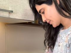 Karishma Tanna Shares How She Cooks Her 'All Time Favourite' Undhiyu