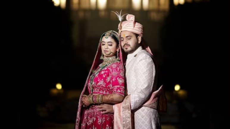 UPSC क्रैक करने के बाद ही की शादी, किसी &lsquo;फेयरी टेल&rsquo; से कम नहीं है IAS चर्चित गौर और IFS आरुषि की लव स्टोरी