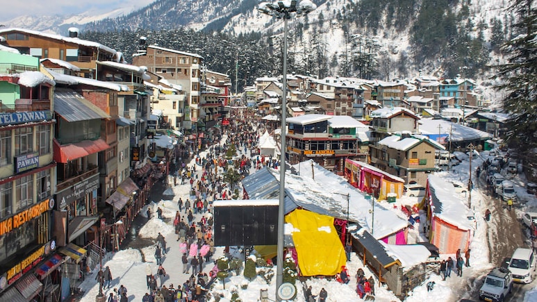 5 Popular Tourist Destinations In India Where You Might Find Snow Even In March