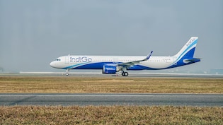 प्&zwj;लेन में बम है... इंडिगो फ्लाइट में बम की धमकी, वाराणसी एयरपोर्ट पर विमान की कराई गई इमरजेंसी लैंडिंग