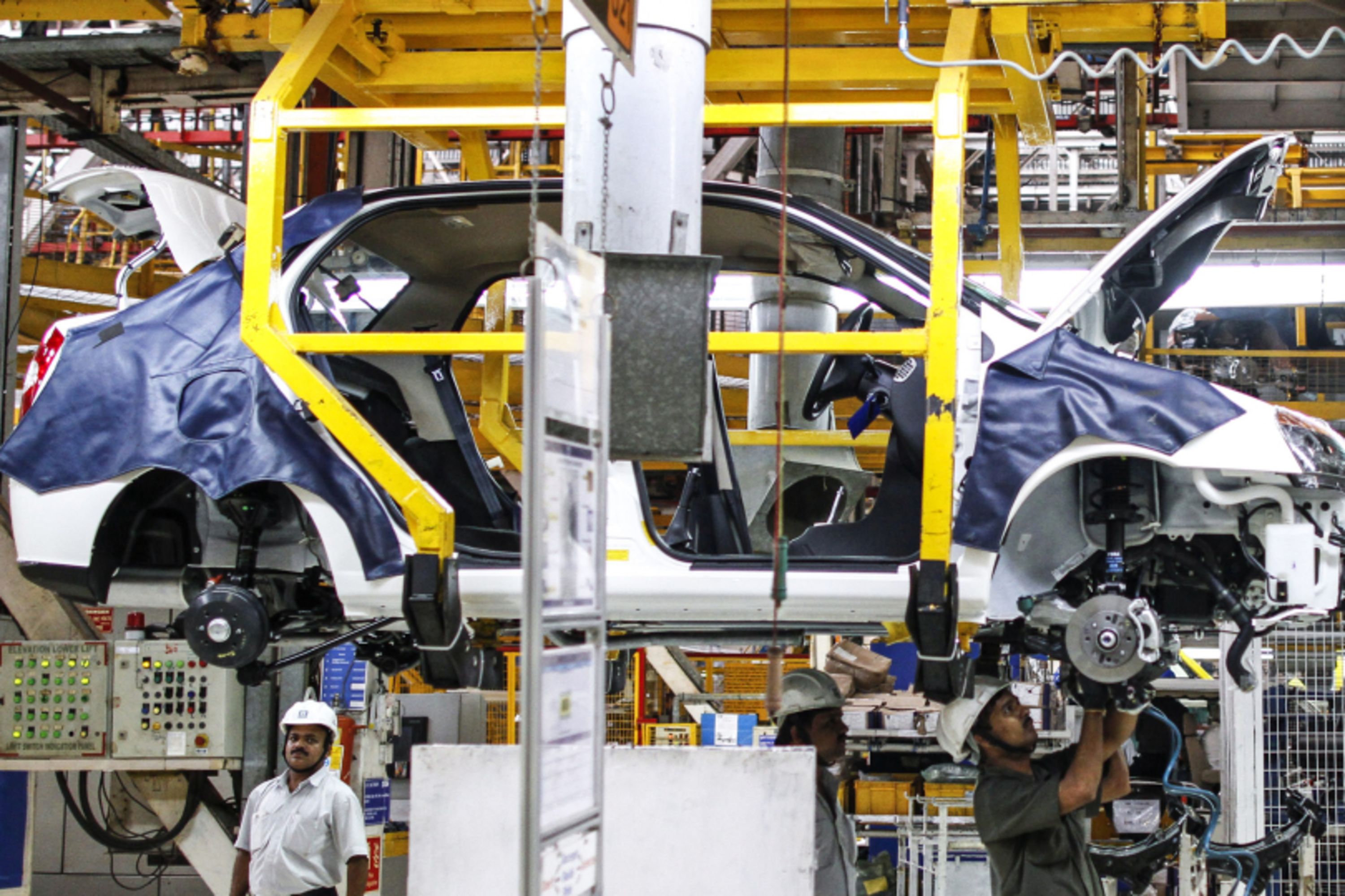 Tata Motors Shares Slip After CLSA Says 'Sell'