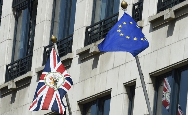 Top Bankers Warn Of Risk Of 2017 Exodus From Britain