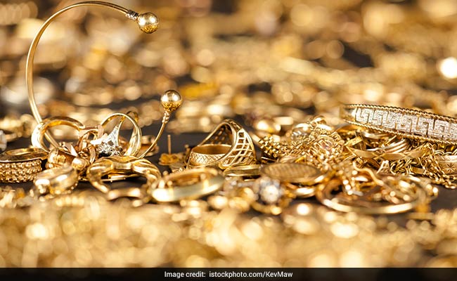 Fall In Gold Prices Fails To Spark Post-Diwali Lull in Demand