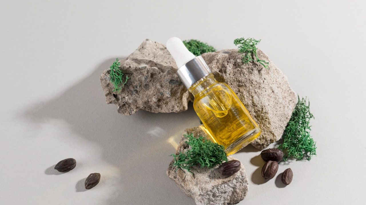 Improve your winter hair care game with castor oil for best results Improve your winter hair care game with castor oil for best results