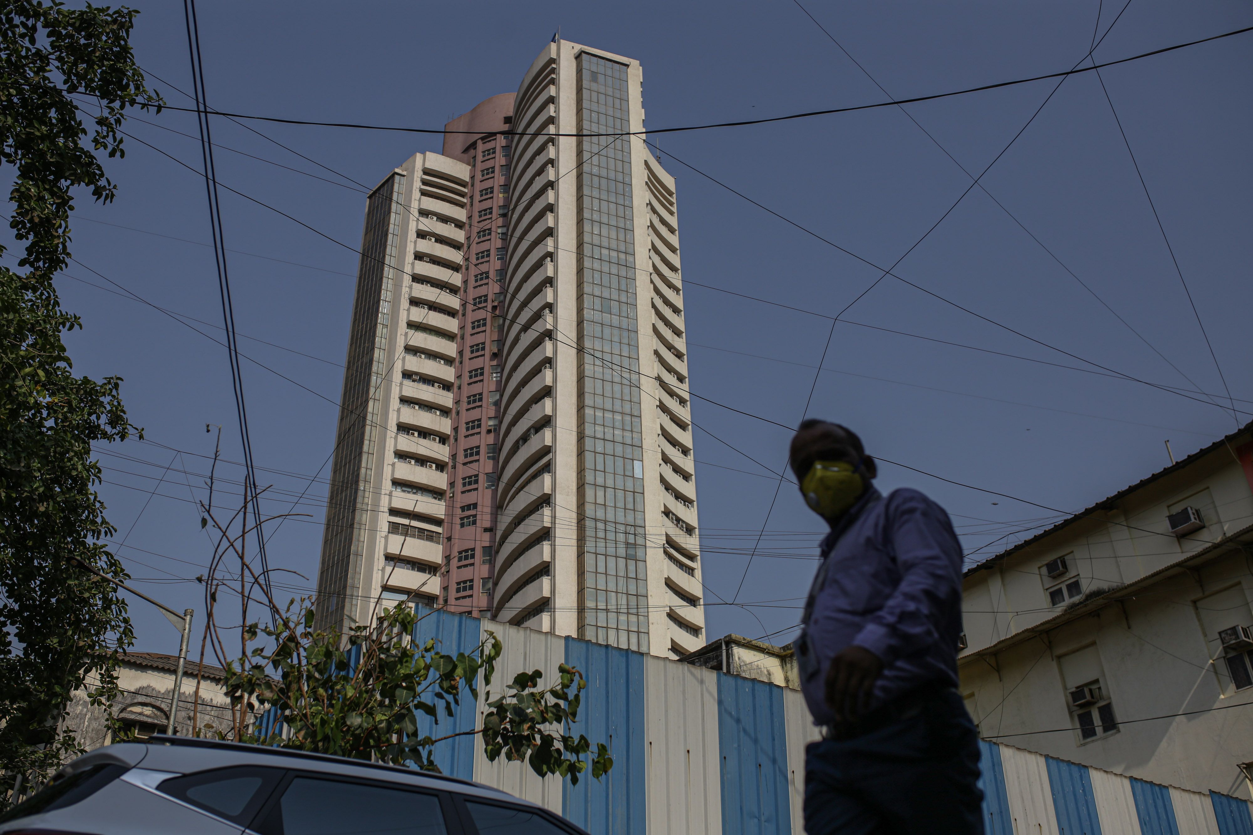 Sensex, Nifty Close Flat Driven By Late Spurt In RIL; Rupee Extends Losing Streak