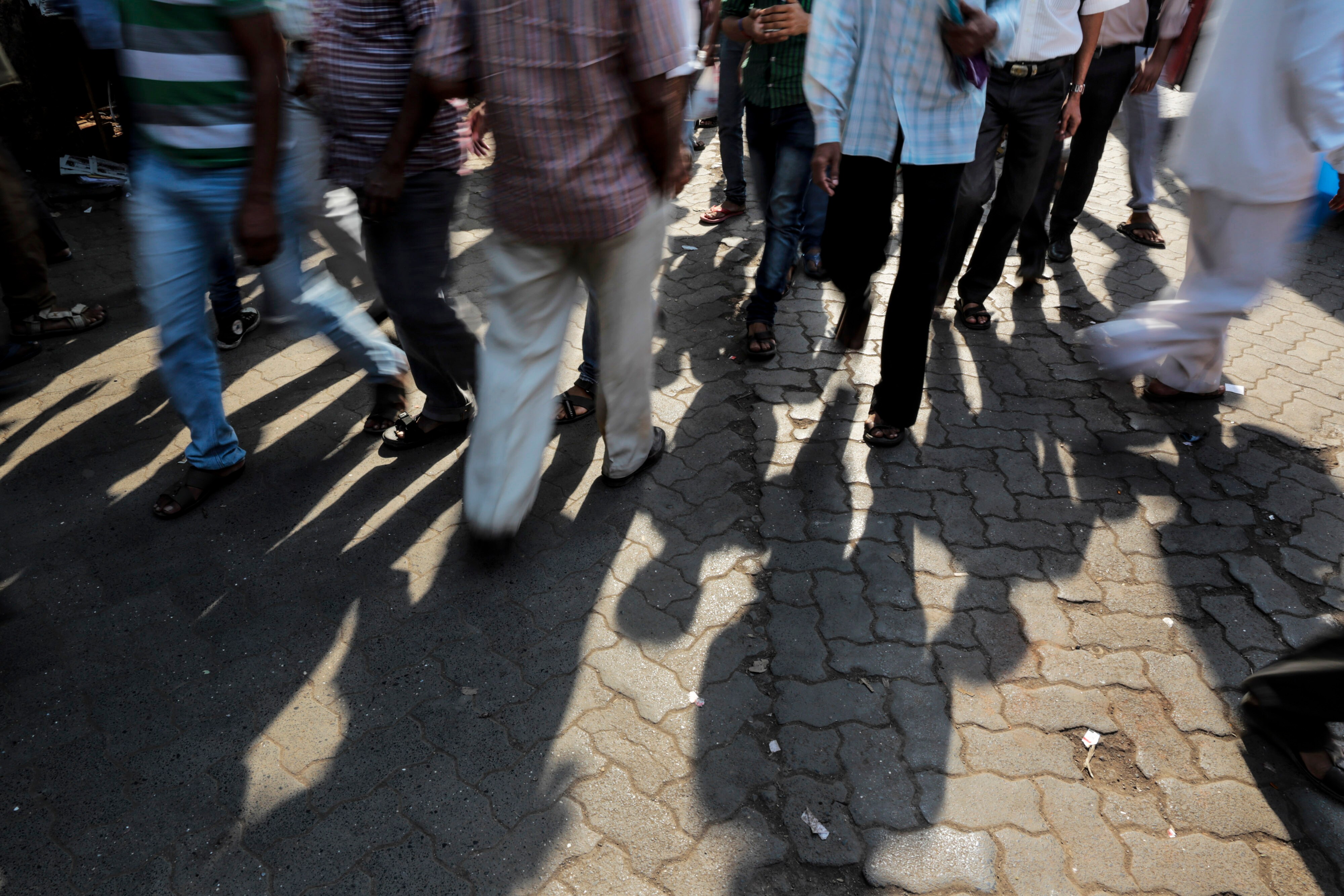Savers Caught in Stampede as Indian Fund-Returns Turn Negative