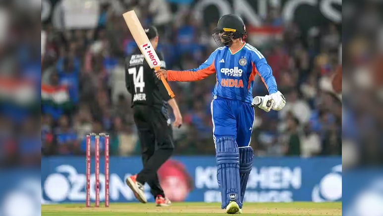 'उसे रोकना मुश्किल हो जाता है', अभिषेक शर्मा की बल्लेबाजी देख सकते में हैं न्यूजीलैंड के बल्लेबाज मार्क चैपमैन