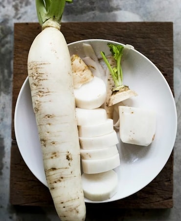 Why You Must Eat Radish During Winter
