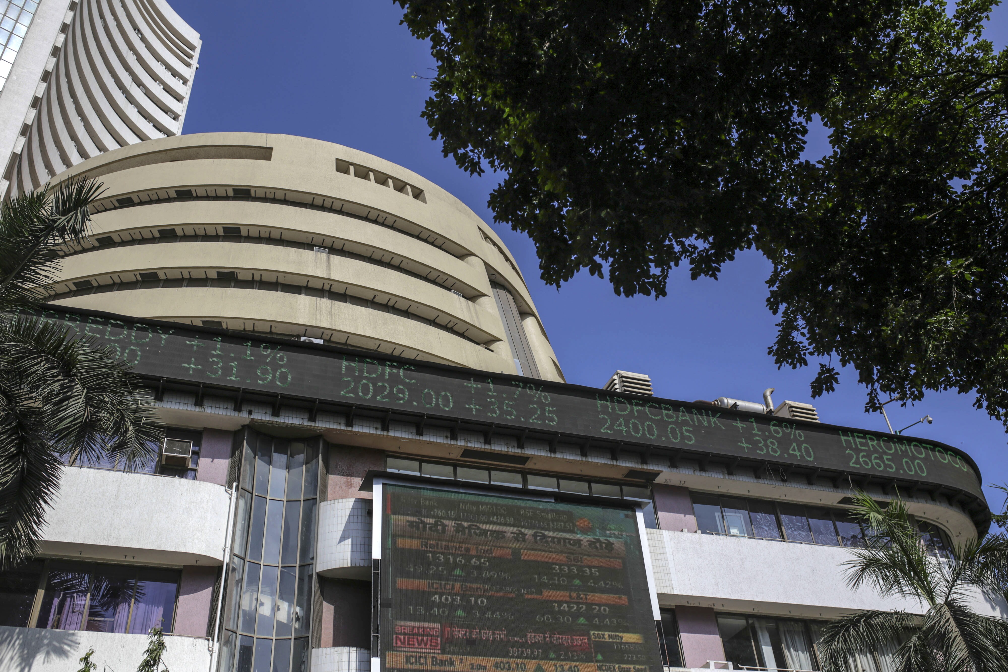 Sensex, Nifty Close Higher For Fifth Straight Week Led By IT, Telecom Stocks