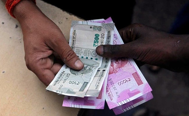 Rupee Recovers To 71.86 After Hitting New Lifetime Low Against Dollar: 10 Points
