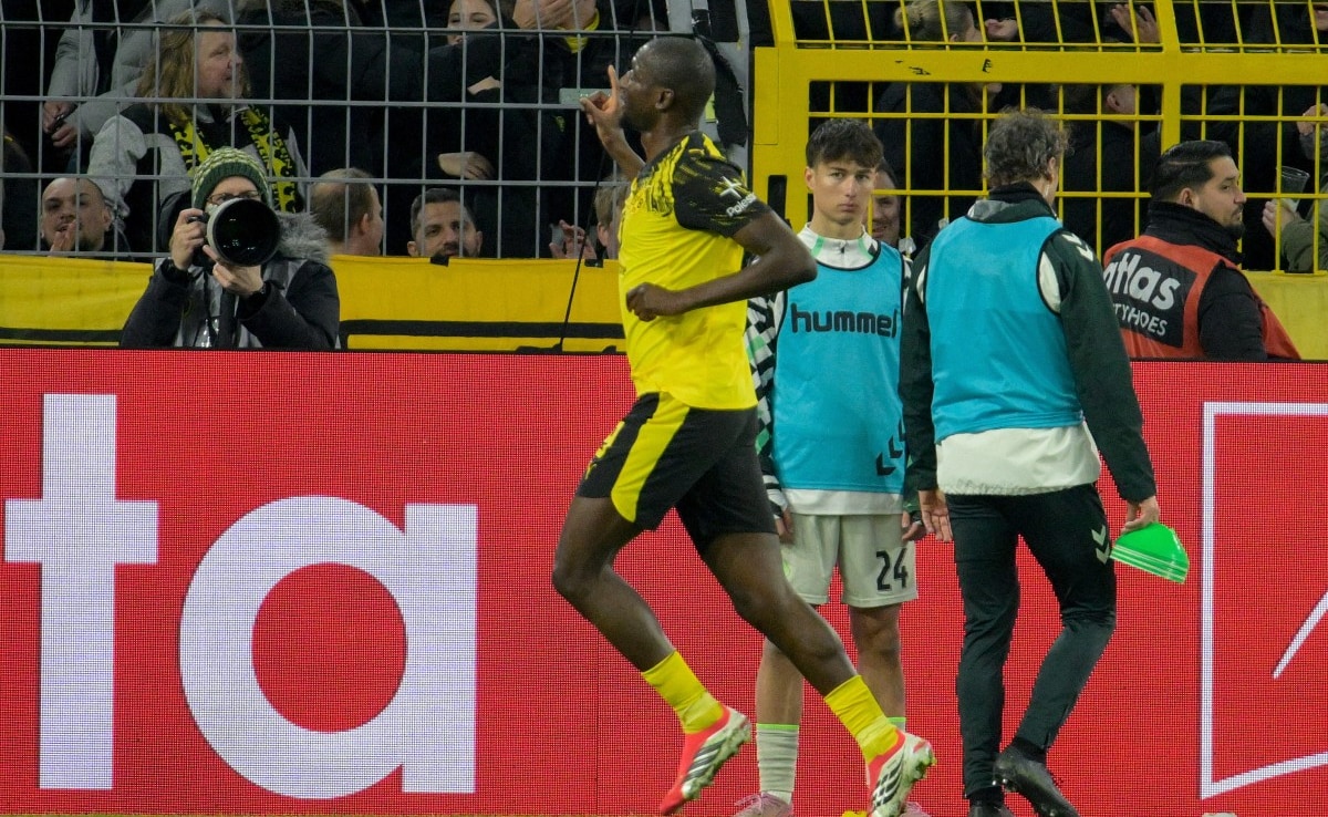 Borussia Dortmund Beat Werder Bremen To Extend Second Place Lead In Bundesliga