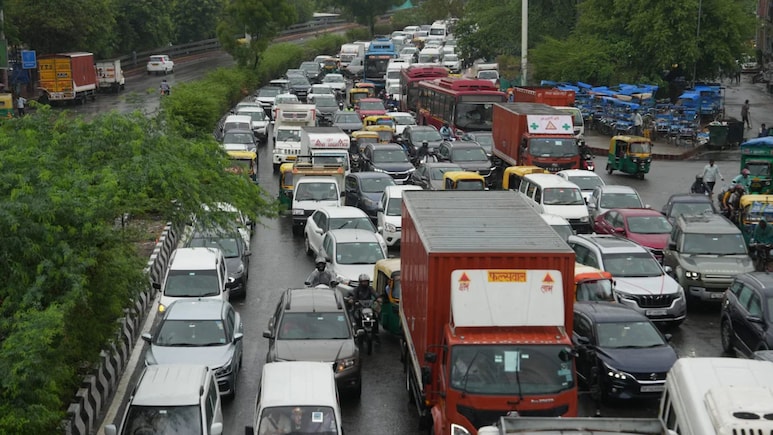 Environmental Cess Hiked For Commercial Vehicles Entering Delhi From Today