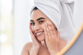 सुबह क्या लगाएं, रात में क्या? सैलिसिलिक एसिड से रेटिनॉल तक, जानिए सही स्किनकेयर टाइमिंग का साइंस