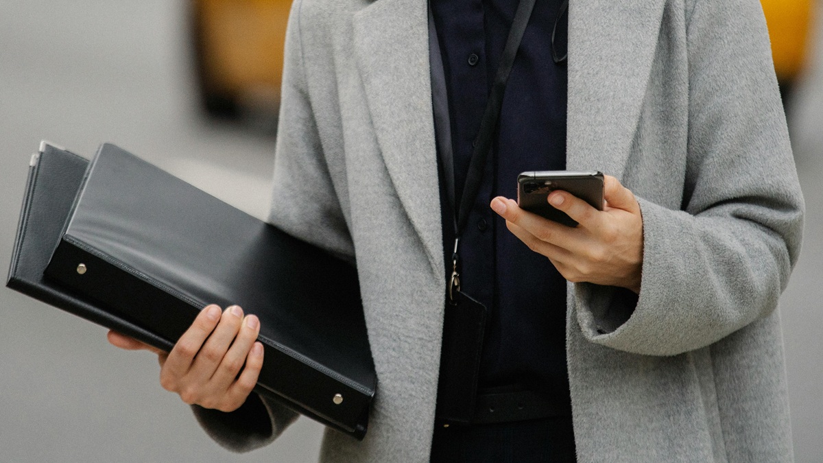 अगर फोन में नजर आता है ये निशान, तो फोन कर रहा आपकी जासूसी, ऐसे चलेगा पता, खुद कर पाएंगे बचाव