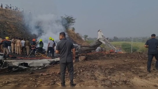 अजित पवार के प्‍लेन क्रैश का वीड‍ियो आया सामने, धुएं का उठा गुबार | Video Ajit  Pawar plane crash surfaces plume smoke rises